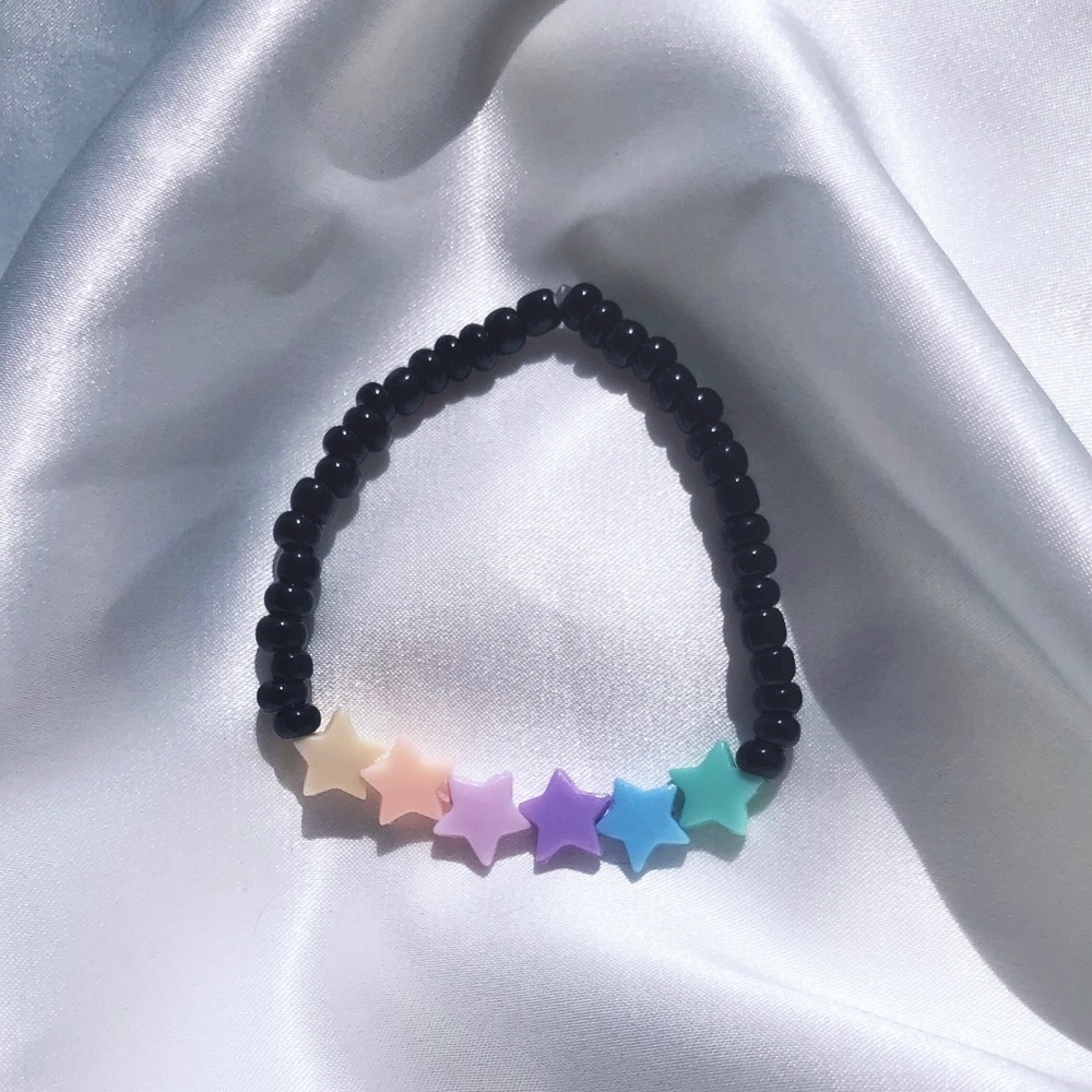 beaded star bracelet ✨